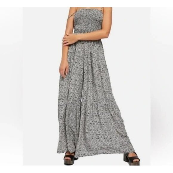 Boohoo Free People Little Of Your Love Wide-Leg Jumpsuit with Pockets Strapless - Picture 1 of 13